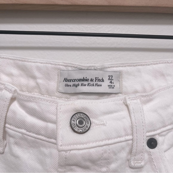 Abercrombie & Fitch Jeans Curve Love White Ultra High Rise Kick Flare 4 / 27 - Picture 3 of 11